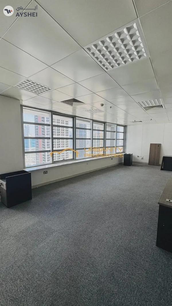 🢠Modern Office Space in Silver Tower, Business Bay